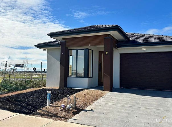 39 Pobblebonk Crescent, Clyde North, Vic 3978