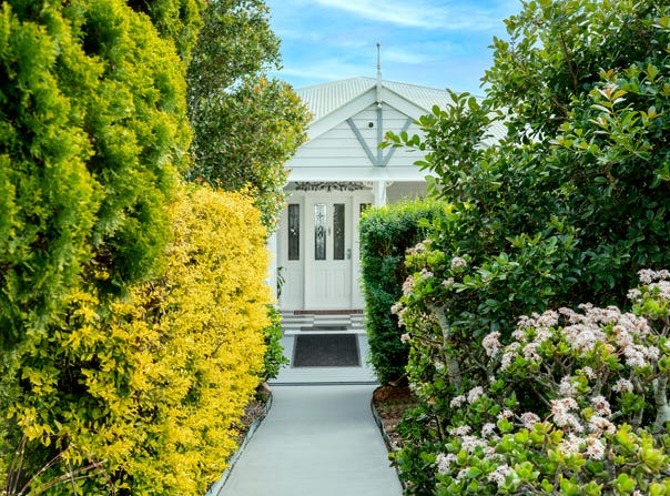 19 Mckillop Court, Cranley, Qld 4350
