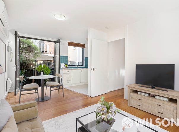 2/25 Bendigo Avenue, Elwood, Vic 3184