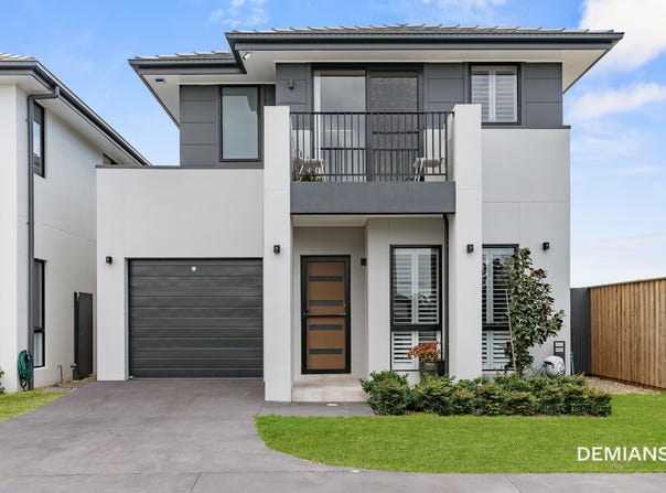 39 Shoreline Road, Moorebank, NSW 2170