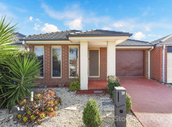 19 Marrone Boulevard, Cranbourne East, Vic 3977