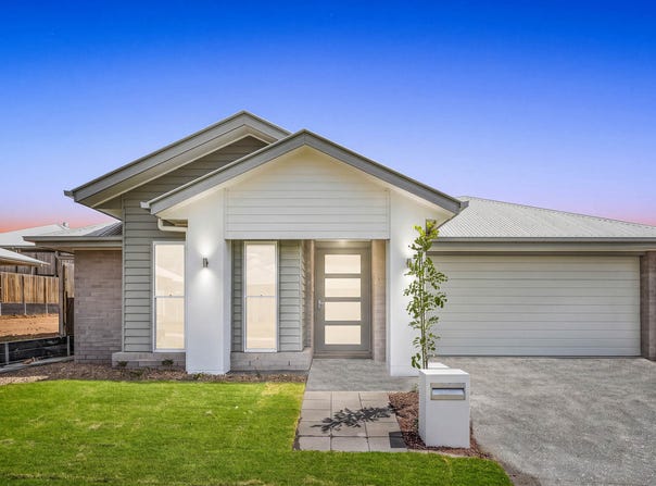 17 Flat Pea Crescent, Deebing Heights, Qld 4306
