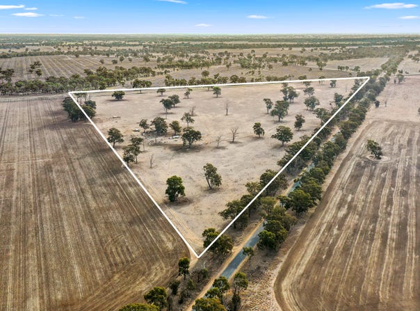424 Arcadia Two Chain Road, Arcadia South, Vic 3631