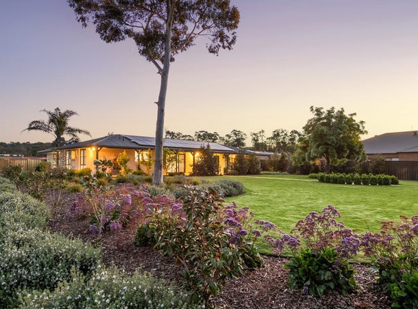 2 Calibre Close, Strathdale, Vic 3550