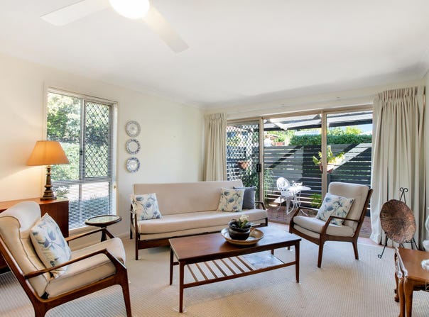 1/10 Golden Crest Place, Bellbowrie, Qld 4070