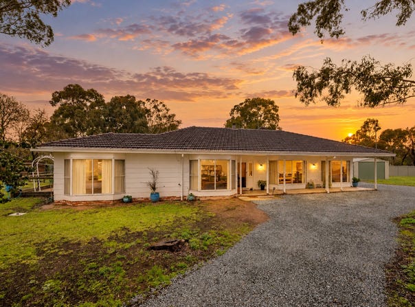 13 Bennetts Road, Kialla West, Vic 3631