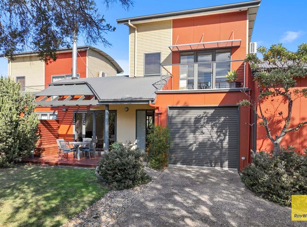 2/18 Ocean View Parade, Sandy Point, Vic 3959