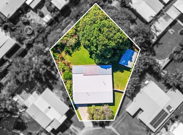 8 Compass Close, Edge Hill, Qld 4870