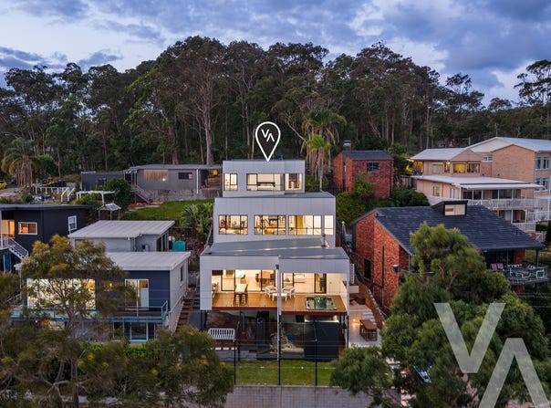 60 Bareki Road, Eleebana, NSW 2282