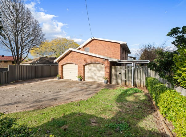 2/76 Ramsay Street, Centenary Heights, Qld 4350