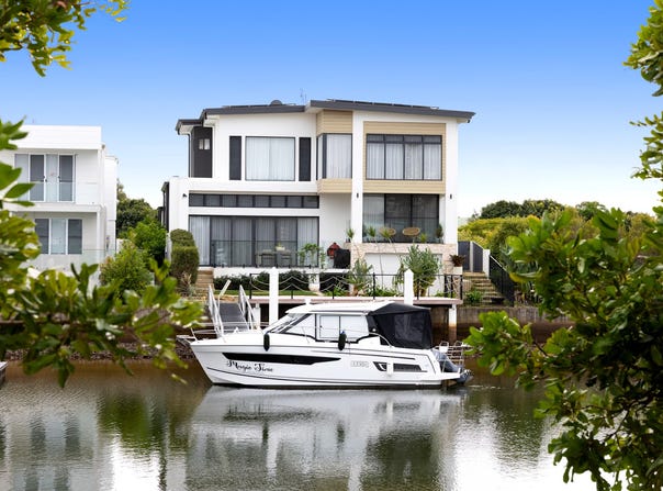 9 Harbourlights Way, Pelican Waters, Qld 4551
