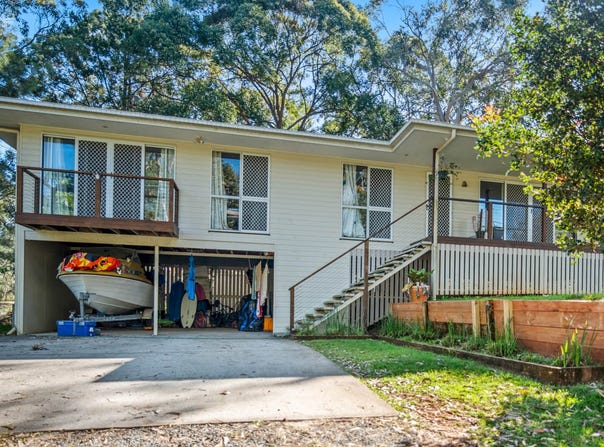 17 Hemp Hill Road, Russell Island, Qld 4184