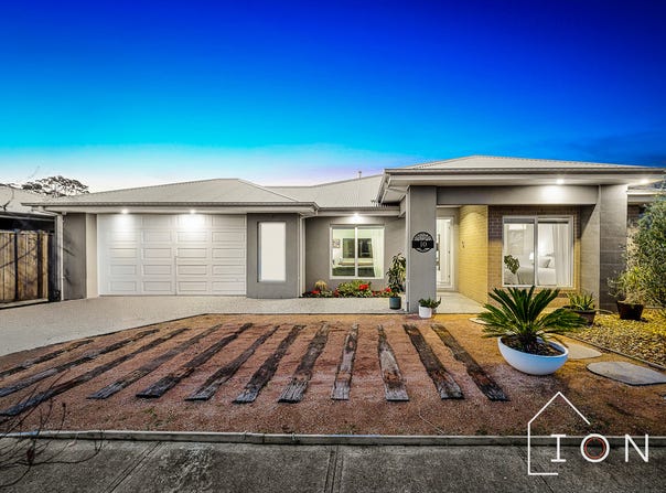 10 Luster Circuit, Cranbourne South, Vic 3977