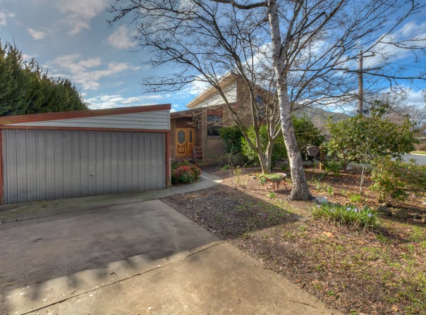17 Toorak Road, Bright, Vic 3741