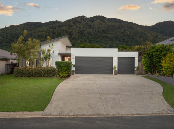 35 Elphinstone Street, Kanimbla, Qld 4870