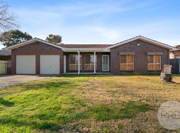 13 Myall Crescent, Lake Albert, NSW 2650