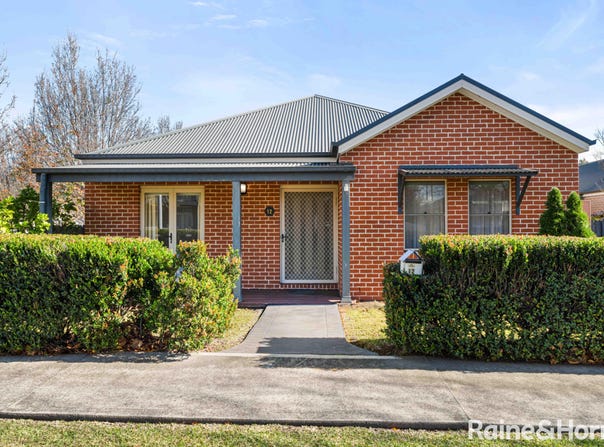 12 Broughton Avenue, Tullimbar, NSW 2527