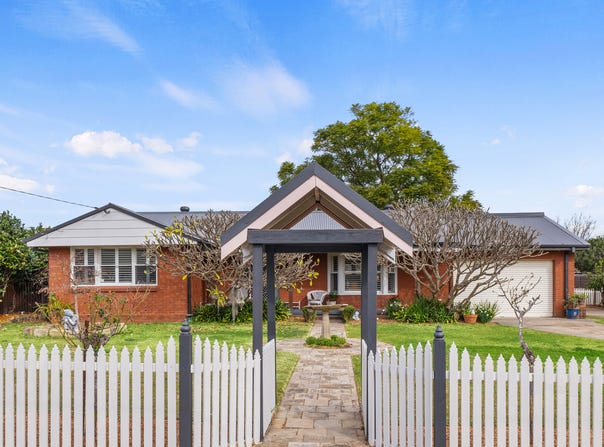 13 Girralong Avenue, Baulkham Hills, NSW 2153
