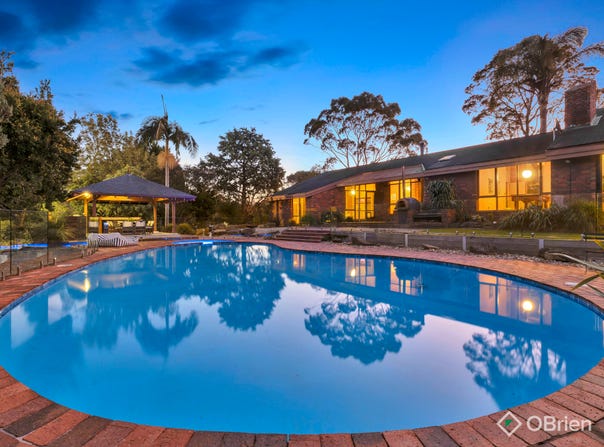 221 Smiths Lane, Cranbourne South, Vic 3977