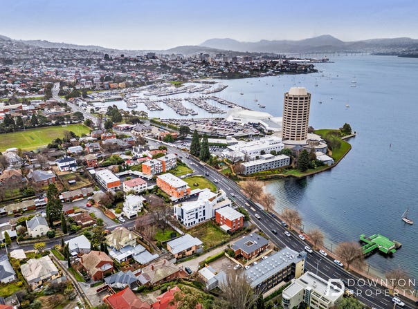 2A Derwentwater Avenue, Sandy Bay, Tas 7005