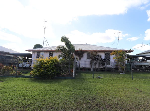 1-4/108 Young Street, Ayr, Qld 4807