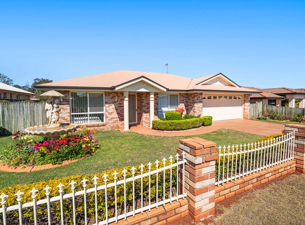 10 Macrossan Street, Cranley, Qld 4350