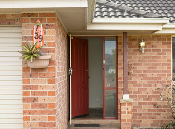 39 Coburn Circuit, Metford, NSW 2323