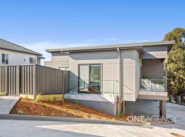 11 Hilltop Avenue, Lake Heights, NSW 2502