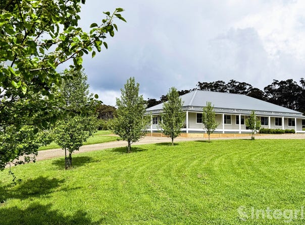 2 Tommy Hut Road, Kinglake West, Vic 3757