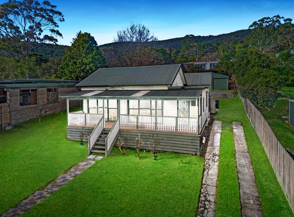 25 Moore Street, Ferntree Gully, Vic 3156