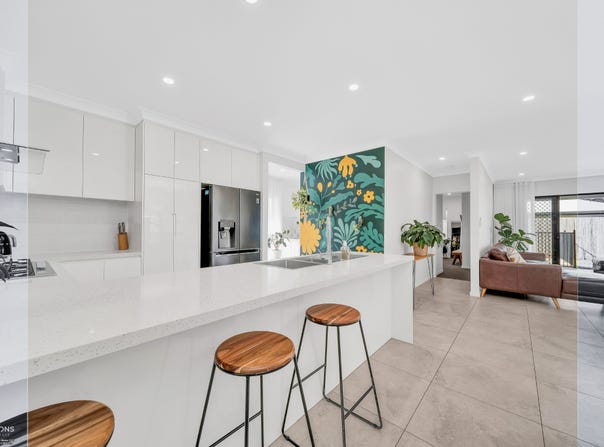 5 Girringun Parade, Mount Peter, Qld 4869