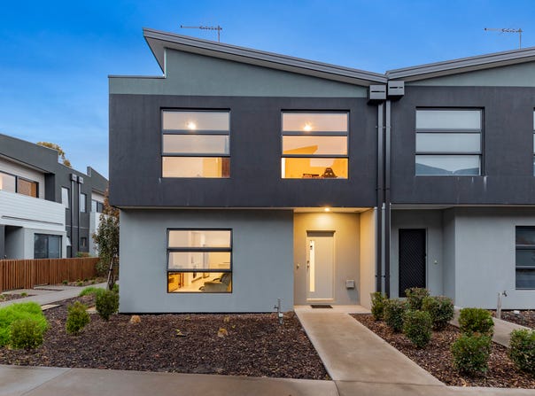1 Roller Walk, Pakenham, Vic 3810