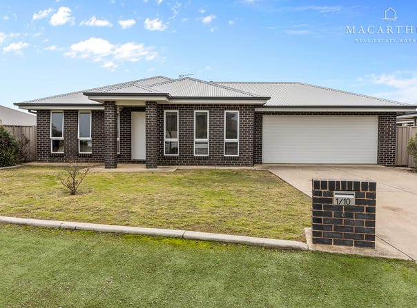 1/10 Watson Boulevard, Lloyd, NSW 2650