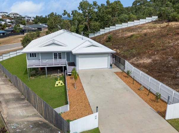 45 Bilbao Place, Bushland Beach, Qld 4818