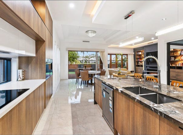22 View Line Terrace, Hope Island, Qld 4212