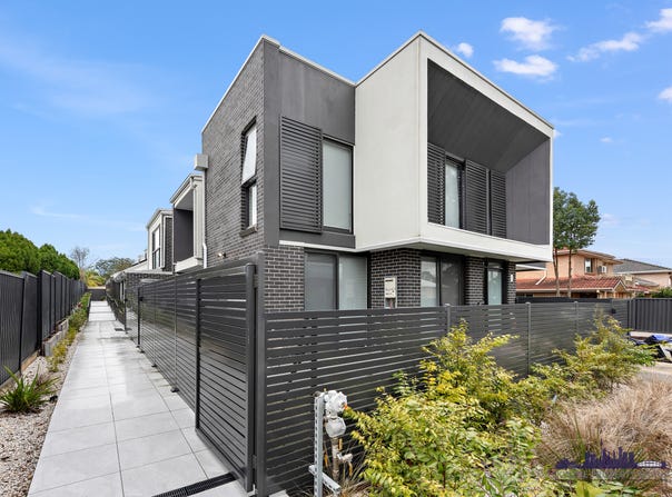 18 Carinya Road, Girraween, NSW 2145