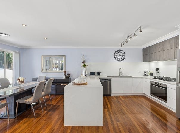 11 Pineridge Close, Lisarow, NSW 2250