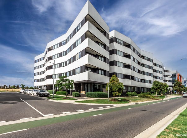 1/2 Clark Street, Williams Landing, Vic 3027