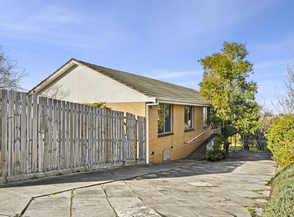 19 Devon Street, Hamlyn Heights, Vic 3215