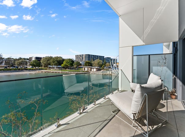 16 Maraboo Loop, North Coogee, WA 6163