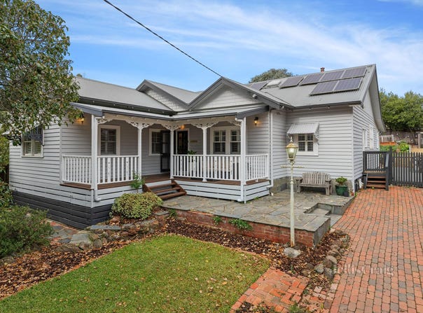 77 Hamilton Street, Gisborne, Vic 3437