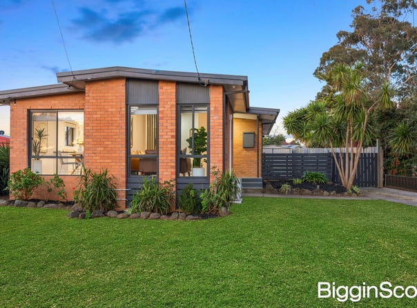 32 Bursaria Crescent, Frankston North, Vic 3200