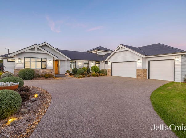 15 Silverwood Drive, Mornington, Vic 3931