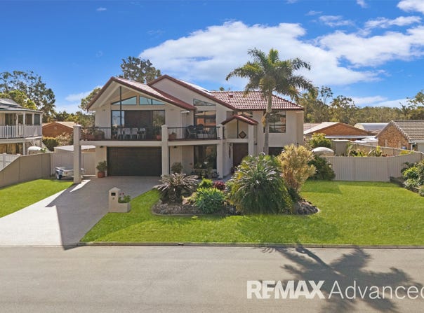 11 Howard Court, Sandstone Point, Qld 4511