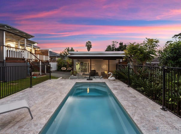 9 Caldwell Street, Caves Beach, NSW 2281