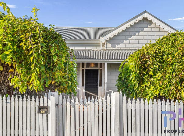 24 Victoria Street, Ironbark, Vic 3550