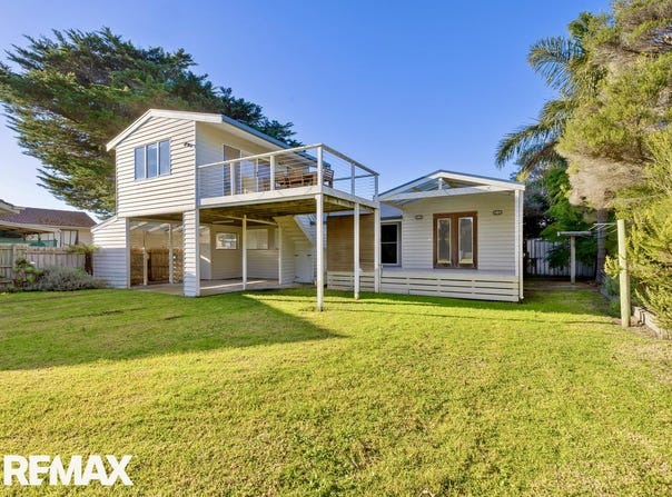 13 Jetty Road, Lakes Entrance, Vic 3909