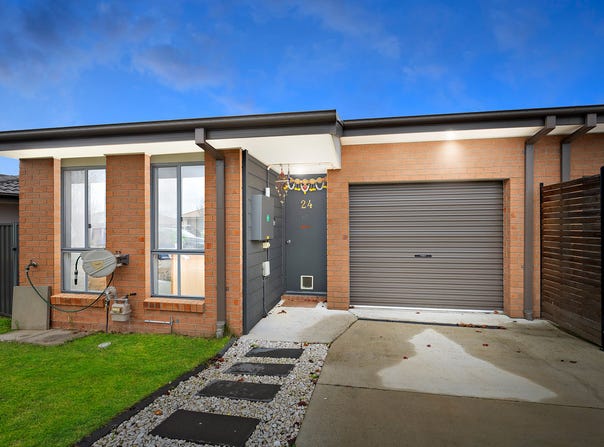 24 Audrey Cahn Street, MacGregor, ACT 2615