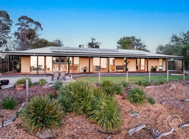 150 School Road, St Andrews, Vic 3761