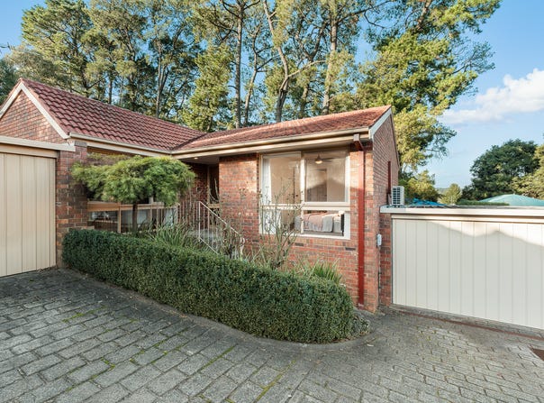 10/17 Fullwood Parade, Doncaster East, Vic 3109